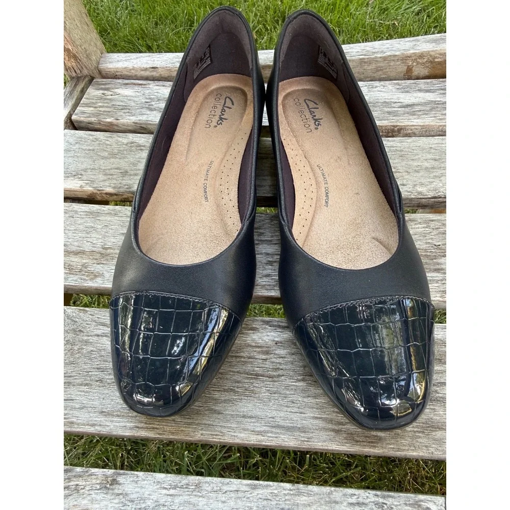 Clarks Juliet Rise Women's 9M Navy Leather Croc Cap Toe Comfort Flats